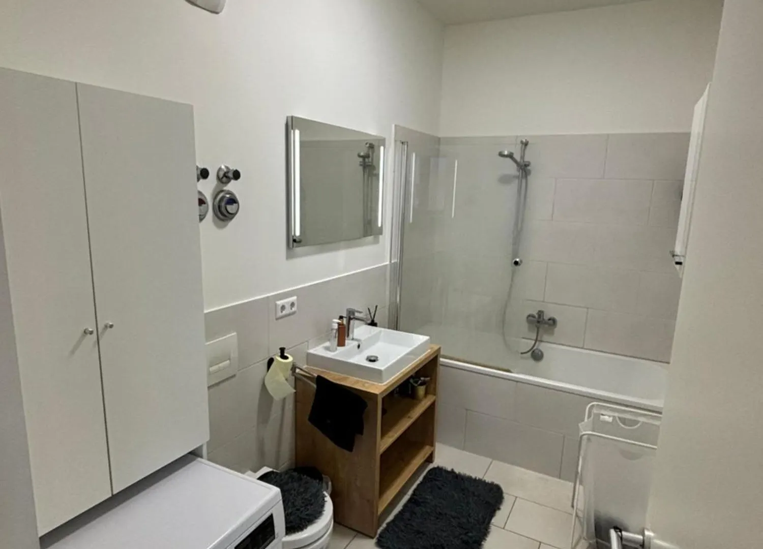 Check Point Charlie Luxury Apartment With Balcony Berlin
