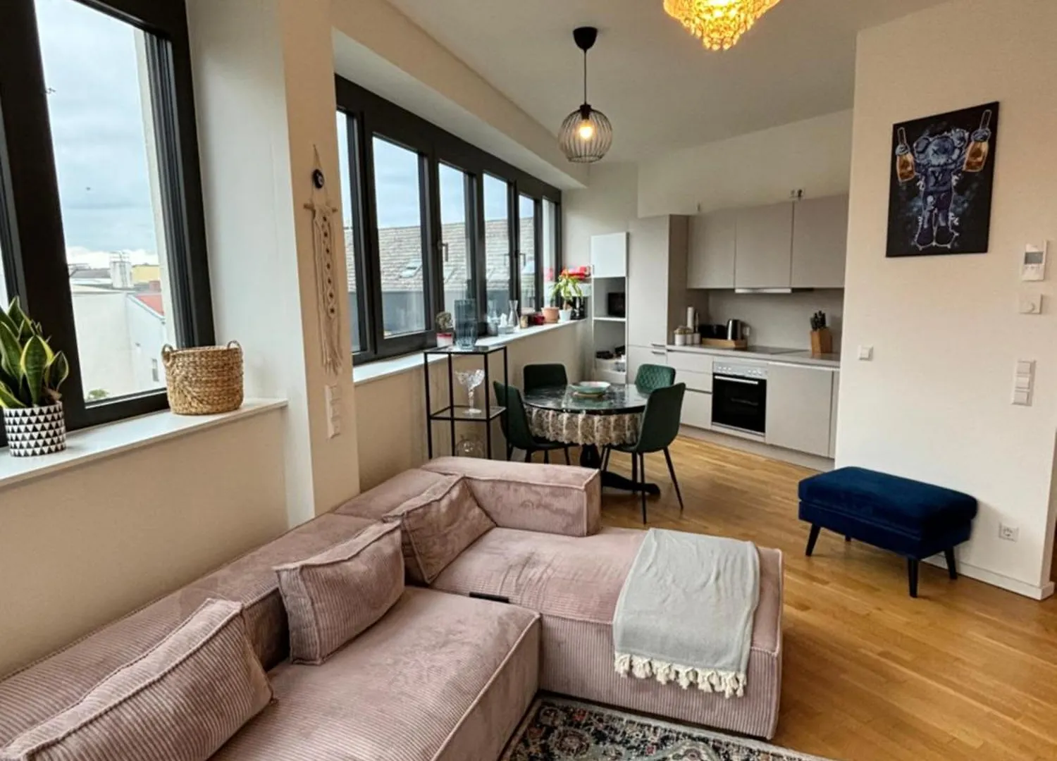 Check Point Charlie Luxury Apartment With Balcony Berlin